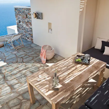 Verina Astra Pensión Artemonas